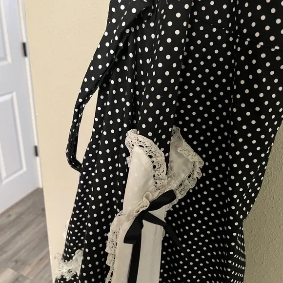 Adorable custom goth lolita apron dress with unique hem bear pockets - Picture 7 of 16